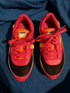 Puma women Bright Pink, Black & Yellow Low-Top Sneakers